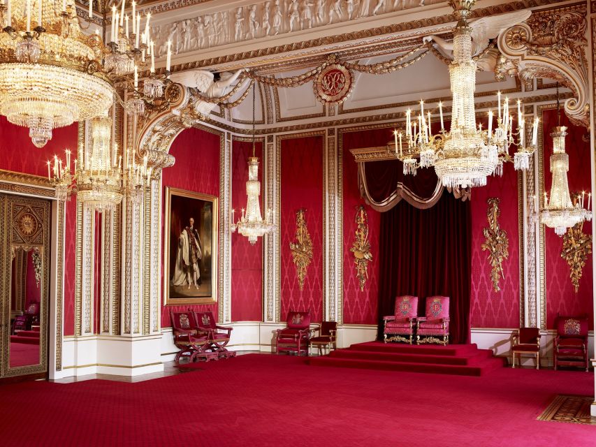 London: Royal Walking Tour and Buckingham Palace Audio Tour - St James Park and St James’s Palace, quick stops that actually teach you how to look