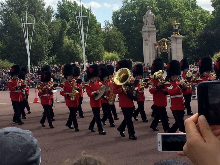 London: Royalty Walking Tour with Changing of The Guard - Pace, comfort, and what you’ll really do in 3 hours