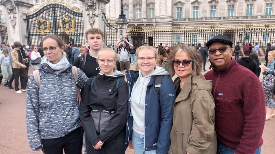 London’s Royal Family and Changing of the Guard Tour - The guide experience: family-tree context plus humour, with Tim as a standout example