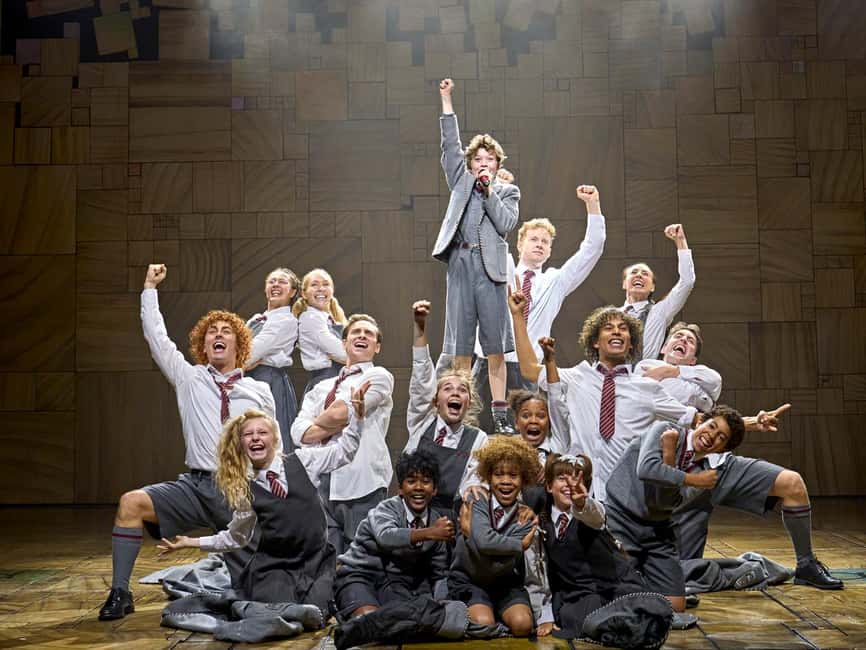 London's West End: Ticket to Matilda The Musical - Interval and Audience Interaction: How the Evening Flows