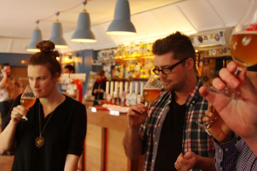 London: Secret Beer Tour - Microbrewery stop and tank-fresh pours