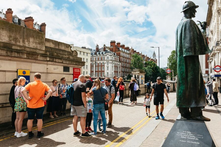 London: Secrets of the London Underground Walking Tour - Why the London Underground tour feels different from a standard walk