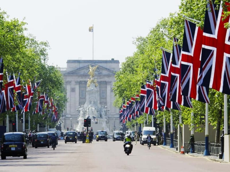London: See 30+ Top Sights and Eat 8 British Foods Tour - Price and value for a first-time London day
