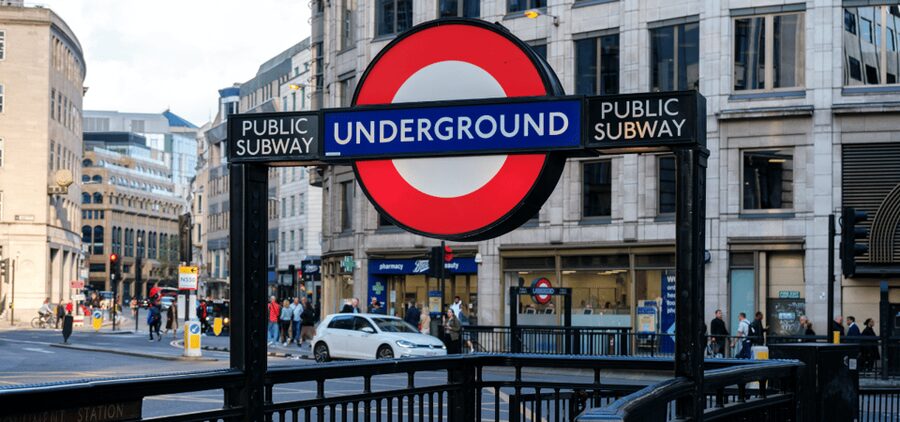 London: Self-Guided History City Tour with an App - All Hallows by the Tower to the Tower of London: Where the Dates Turn Concrete