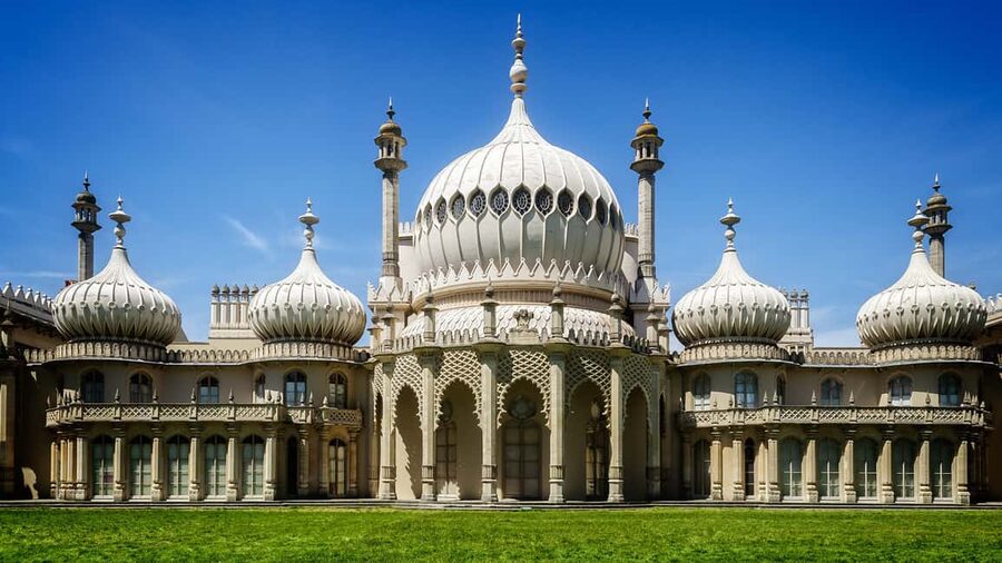 London: Seven Sisiters Brighton Beach Chinese Day Tour - Brighton guided tour: Royal Pavilion area time