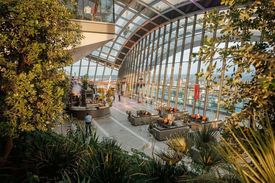 London: Sky Garden Early Access with Pastry and Hot Drink - Entering Sky Garden from Fentchurch Building, with security included