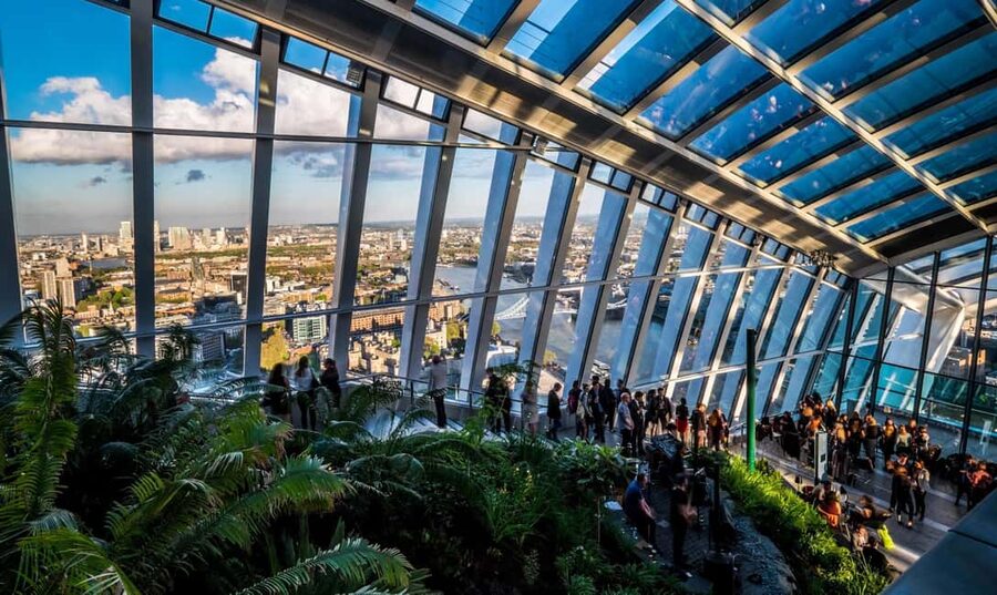 London: Sky Garden Early Access with Pastry and Hot Drink - Breakfast pastry and hot drink at Sky Pod Bar
