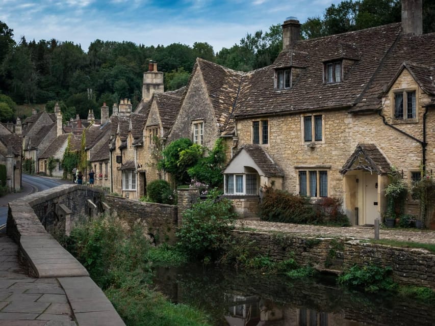London: Small Group Cotswolds Trip with Bourton-on-the-Water - The guides and drivers: why the day can feel seamless