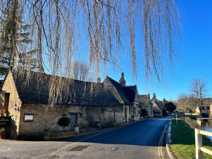 London: Small Group Cotswolds Trip with Bourton-on-the-Water - Morning logistics: Earls Court pickup and staying comfortable