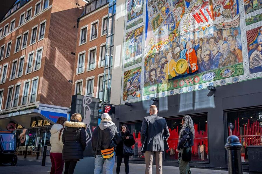 London: Soho & Chinatown Food Walking Tour - Bun House and the soft Chinese bun