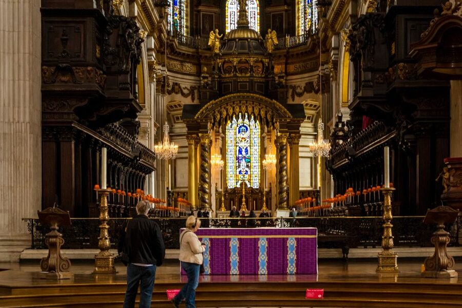 London: St Paul's Cathedral Entry Ticket - Touchscreen Multimedia Guides in 9 Languages That Actually Help