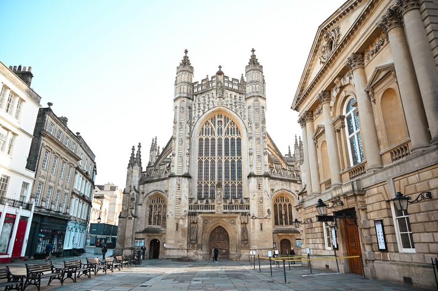 London: Stonehenge & Bath Day Trip with Optional Roman Baths - Bath’s guided walk plus real free time