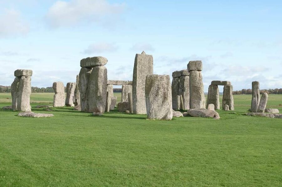 London: Stonehenge, Bath, Windsor, and Roman Baths Day Tour - Windsor Castle option: royal rooms, St George’s Chapel, and a tighter squeeze
