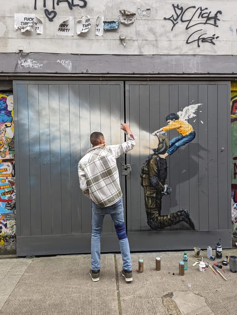 London: Street Art and Graffiti Guided Walking Tour - Meeting at the White Goat Statue, then getting your bearings fast