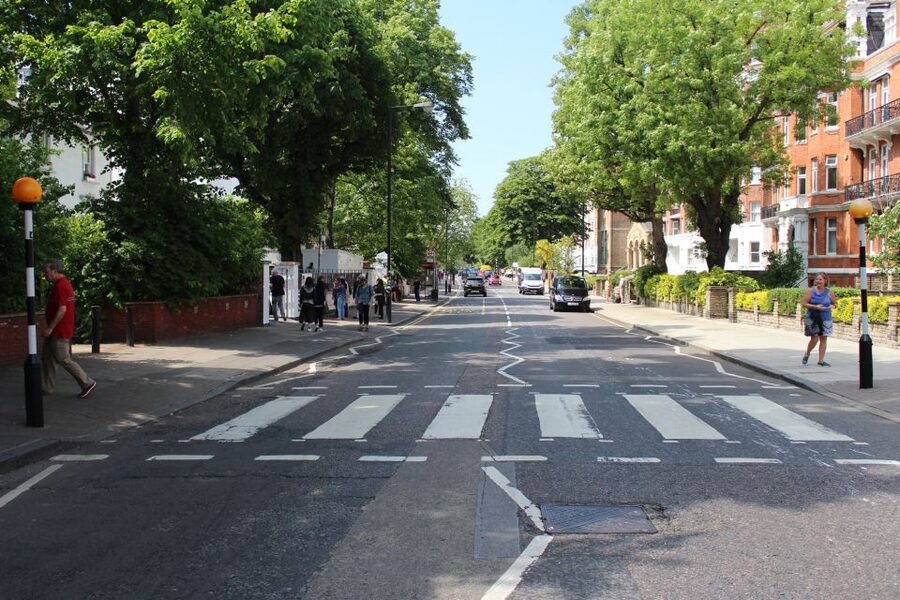 London: The Beatles Walking Tour of Marylebone and Abbey Rd - The short bus ride into St John’s Wood, where your map really matters