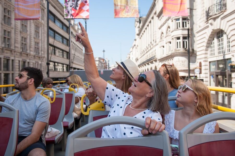 London: Tootbus Hop-on Hop-off (Optional River Cruise) - Kids and family pacing: why the child audio channel matters
