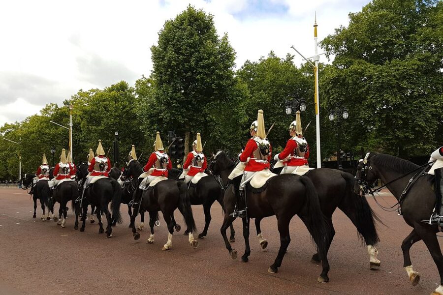 London: Top 30 Sights Walking Tour and Tower Bridge Exhibit - Price, Timing, and Who This 7-Hour Tour Fits Best