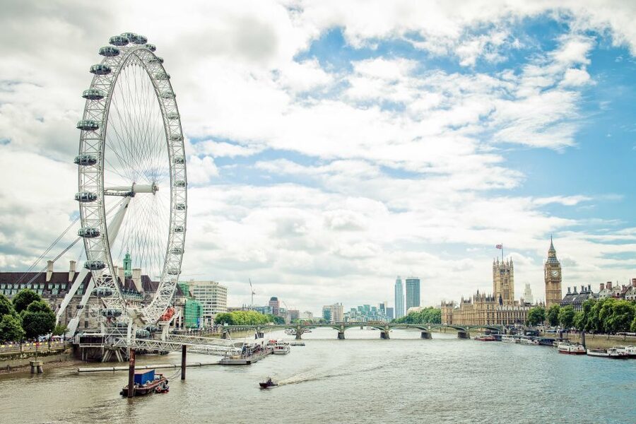 London: Top 30 Sights Walking Tour & St Pauls Cathedral - Whitehall’s Power Corridor: Horse Guards, Downing Street, Parliament Square