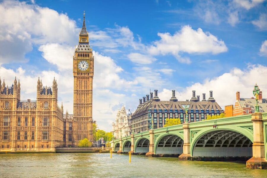 London: Top 30 Sights Walking Tour & St Pauls Cathedral - Southbank Centre to the Thames: London Bridge, Tower Energy, and River Views