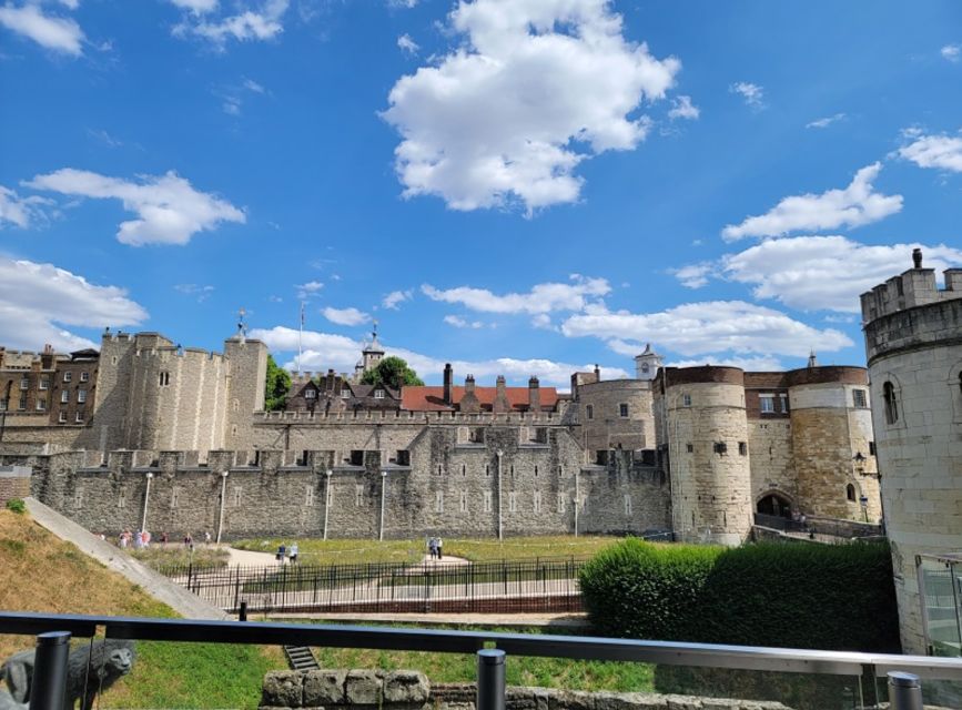 London: Tower of London Guided Tour with Boat Ride - Tower of London plus a Thames boat ride, done the practical way