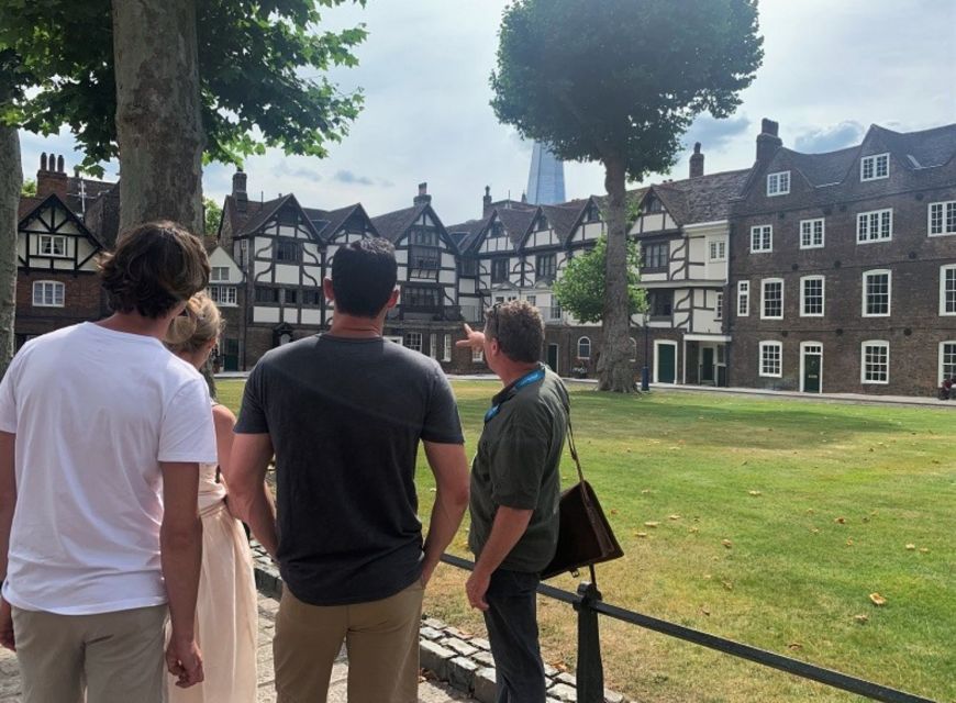 London: Tower of London Guided Tour with Boat Ride - Who this tour suits best (and who should be cautious)