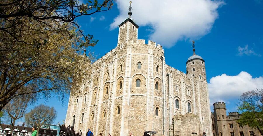 London: Tower of London, Hop-on, Hop-off Bus & River Cruise - Entering the Tower of London the right way, from ticket activation to Beefeater-led tours