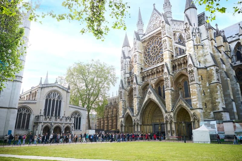London: Ultimate One-Day Tour with Tower, Abbey & Cruise - Start at Parliament Square, then get your bearings the smart way