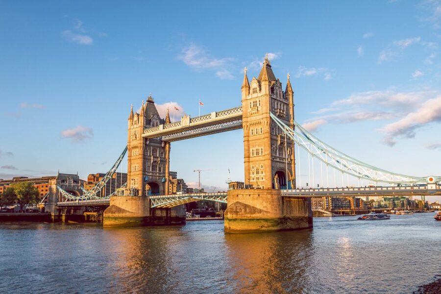 London: Vintage Bus Tour and London Eye Ticket - Starting at Victoria Coach Station, then onto the Routemaster