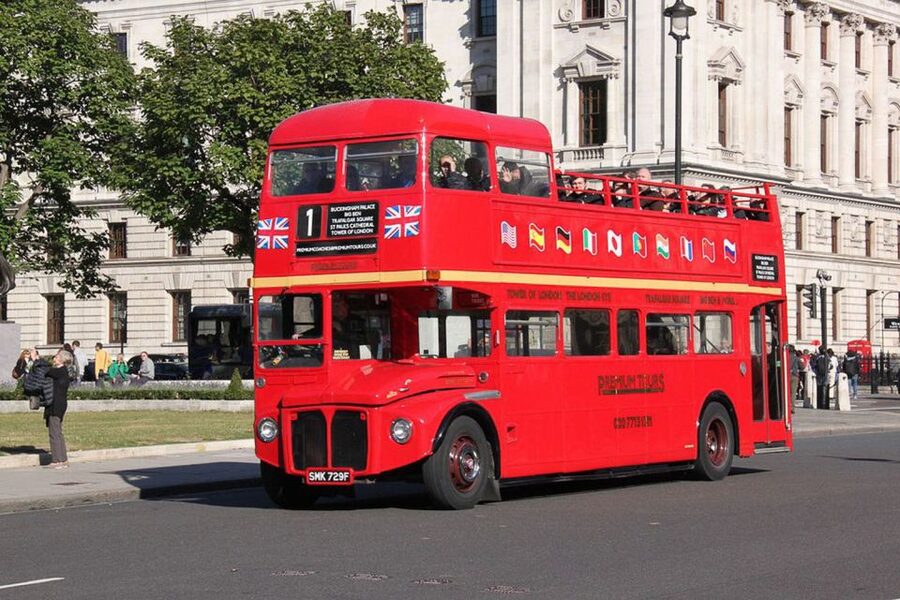 London Vintage Bus Tour, Thames Cruise, Fish & Chips - Guide quality matters more than you think