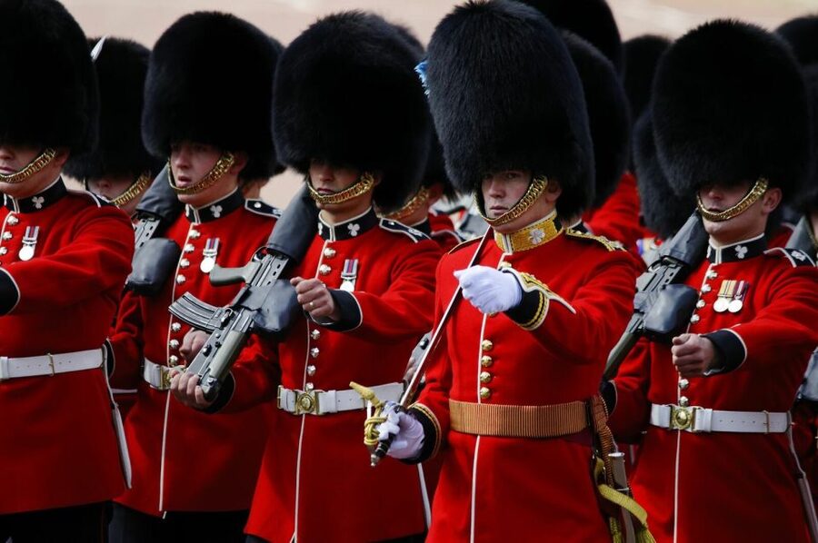 London Vintage Bus Tour, Thames Cruise, Fish & Chips - Meeting up in Victoria, and the gates you need