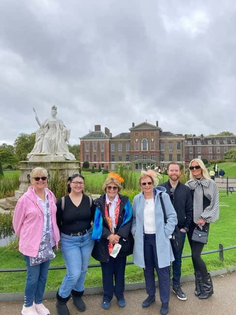 London: VIP Kensington Palace Gardens Tour & Royal High Tea - Kensington Palace in a Short, Guided Burst