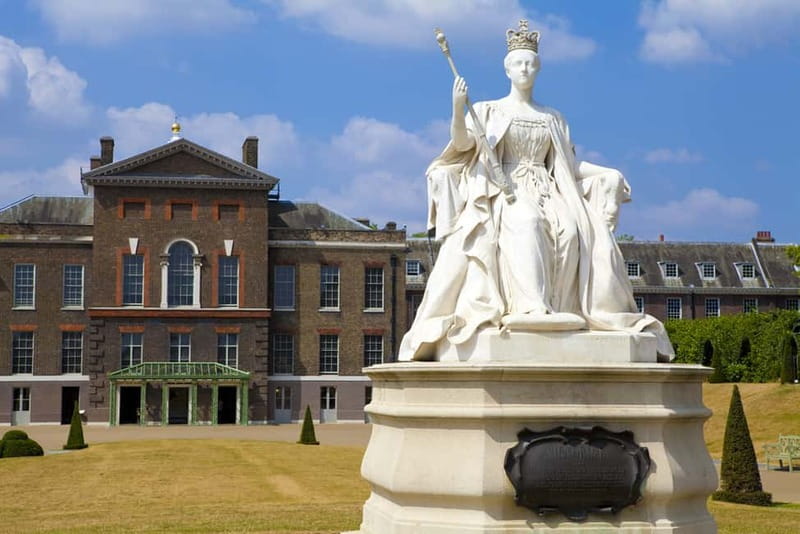London: VIP Kensington Palace Gardens Tour & Royal High Tea - Kensington Palace Gardens and the Cradle Walk to the Sunken Garden