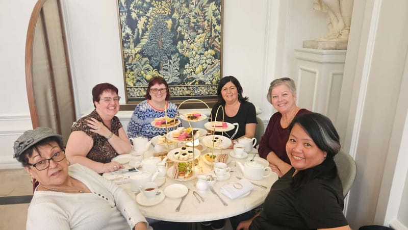 London: VIP Kensington Palace Gardens Tour & Royal High Tea - VIP Entry Options: Gardens and Tea vs. Palace and State Apartments