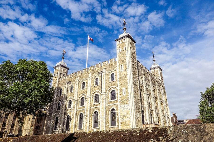 London: VIP Tower of London & Tower Bridge Early-Access Tour - Watching the Yeoman Warders Opening Ceremony