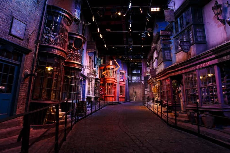 London: Warner Bros. Studio Harry Potter Tour & Branded Bus - Getting back to Victoria: comfort, screens, and how to avoid a grumpy ending