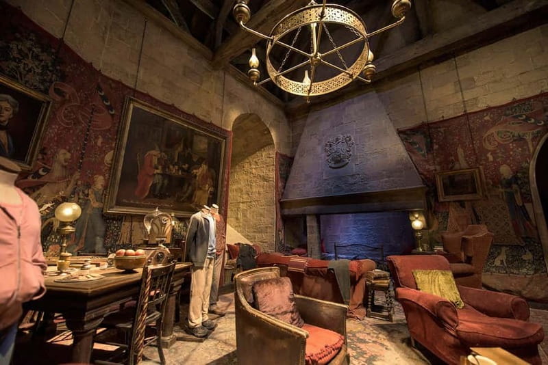 London: Warner Bros. Studio Harry Potter Tour & Branded Bus - Studio cafe, money realities, and what to do with the self-guided format
