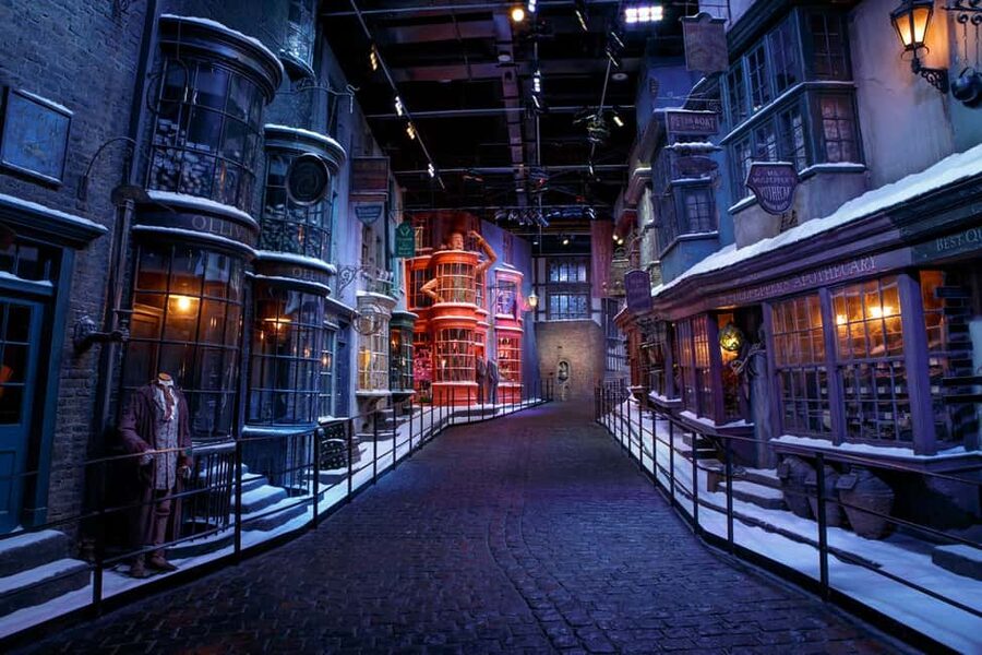 London: Warner Bros. Studio Harry Potter Tour with Transfers - The movie-making magic is the point, and you get it fast