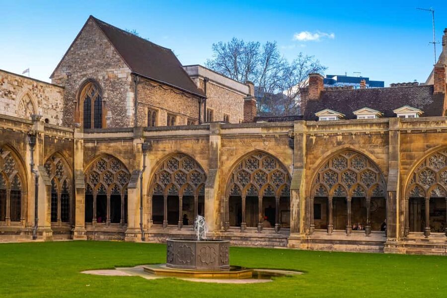London: Westminster Abbey, Big Ben & Buckingham Guided Tour - St James’s Palace, St Margaret’s Church, and the smaller landmarks that add up