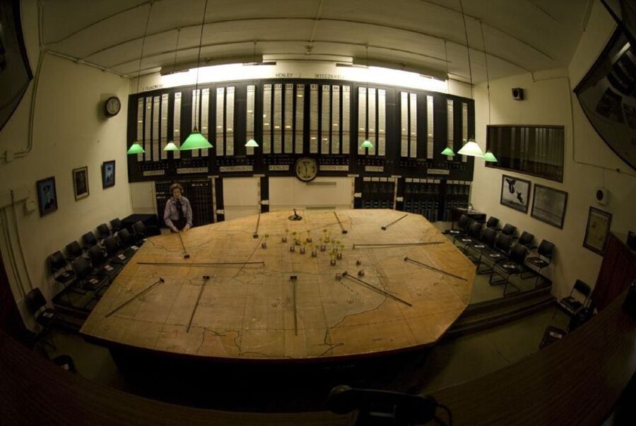 London: Westminster Abbey & Churchill War Rooms Walking Tour - Westminster Abbey: coronations and burials, plus a calm one-hour visit