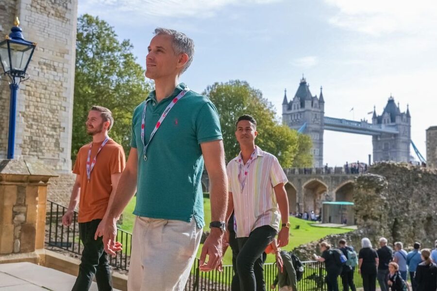 London: Westminster Abbey, Tower of London and Boat Tour - Lunch break in Parliament Square: plan how you’ll use the hour