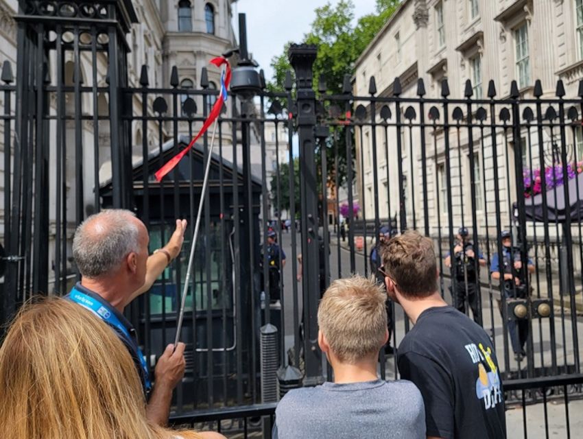 London: Westminster Abbey, Tower of London and Boat Tour - Tower of London with a guide: from rooms to Crown Jewels