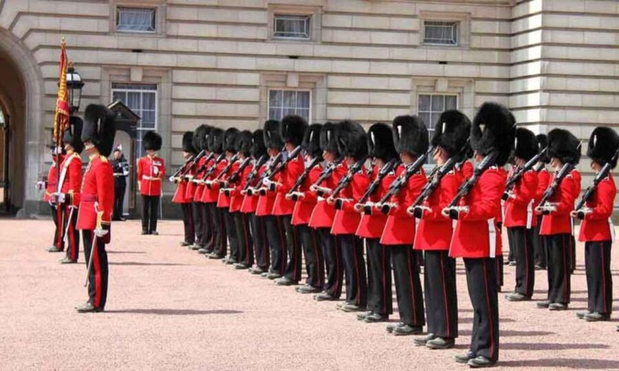 London: Westminster Tour and Windsor Castle Entry Ticket - Buckingham Palace, Trafalgar Square, and the Big Icons You’ll Actually Stand Near