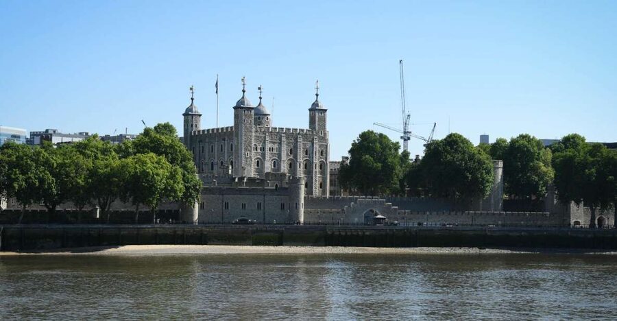 London: Westminster Walking Tour & The Tower of London Entry - Key things you’ll notice on this tour