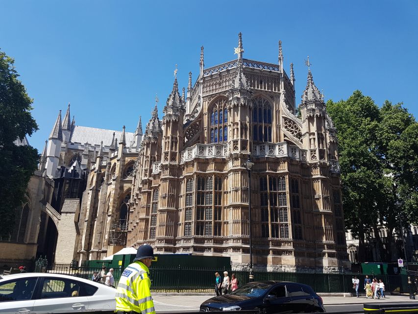 London: Wimbledon Tennis Club and Westminster Walking Tour - Parliament Square and Westminster Abbey: quick looks, smart context