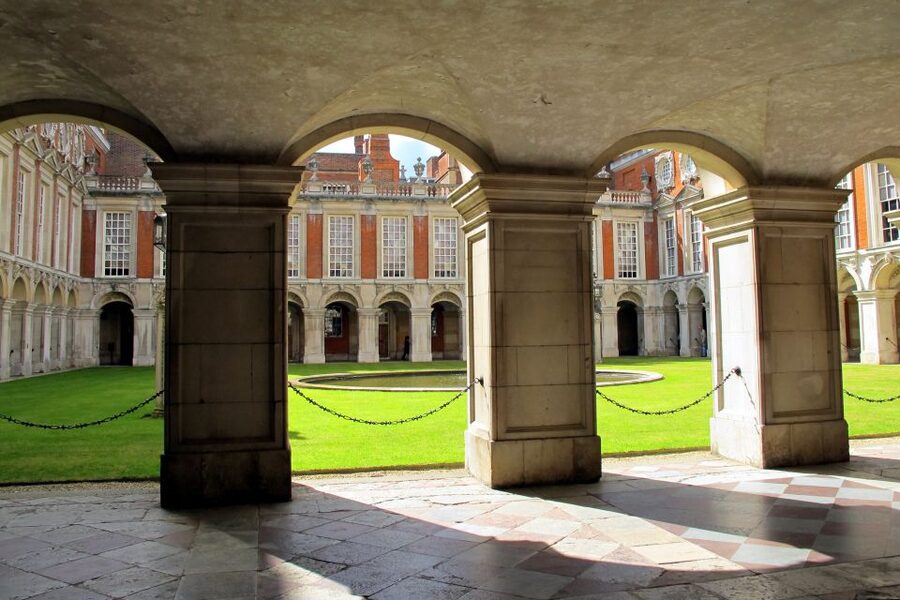 London: Windsor Castle & Henry VIII's Hampton Court Palace - Key things to know before you go