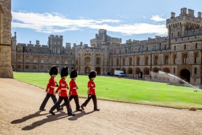 Windsor, Stonehenge & Bath with 14th-Century Pub