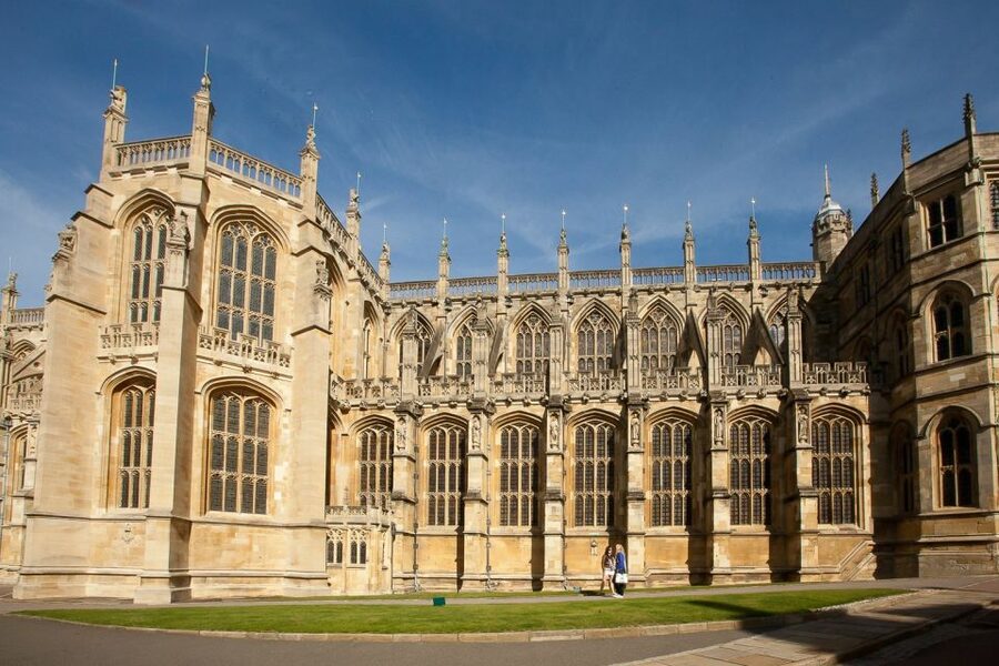 London: Windsor, Stonehenge & Bath with 14th-Century Pub - Bath on a tight clock: Abbey, Pulteney Bridge, and the Pump Room