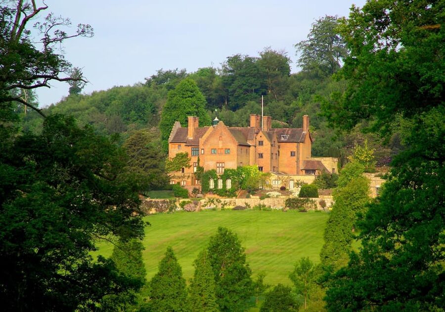 London: Winston Churchill Family Home with Transportation - Chartwell House: Churchill’s Kent base, not a quick photo stop