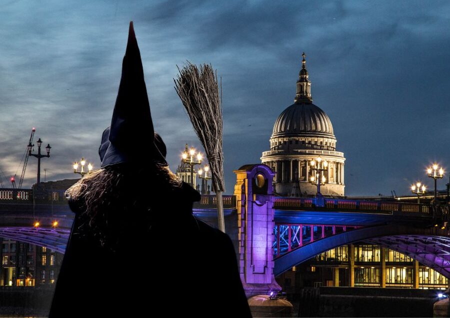 London: Witches and History Bankside Walking Tour - The Golden Hinde and Winchester Palace ruins, Tudor power on the waterfront