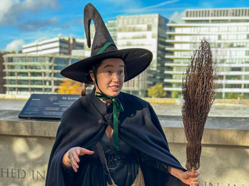 London: Witches and History Bankside Walking Tour - Clink Prison Museum: where the stories turn darker